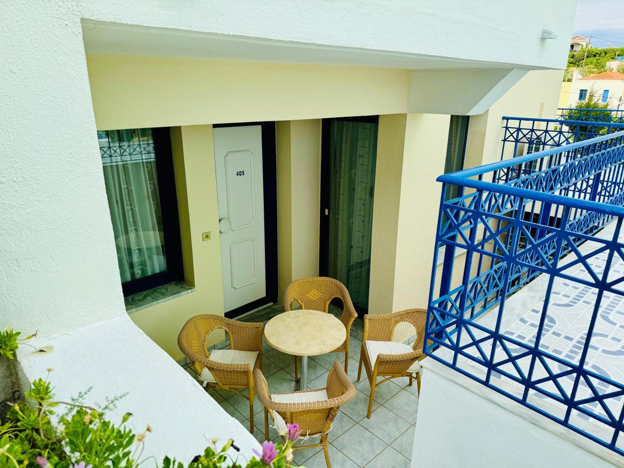 Sea Breeze Apartments Chios Monolia Екстер'єр фото